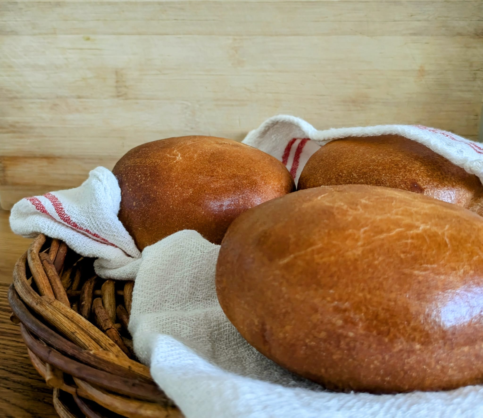 Apple and cinnamon hand pie